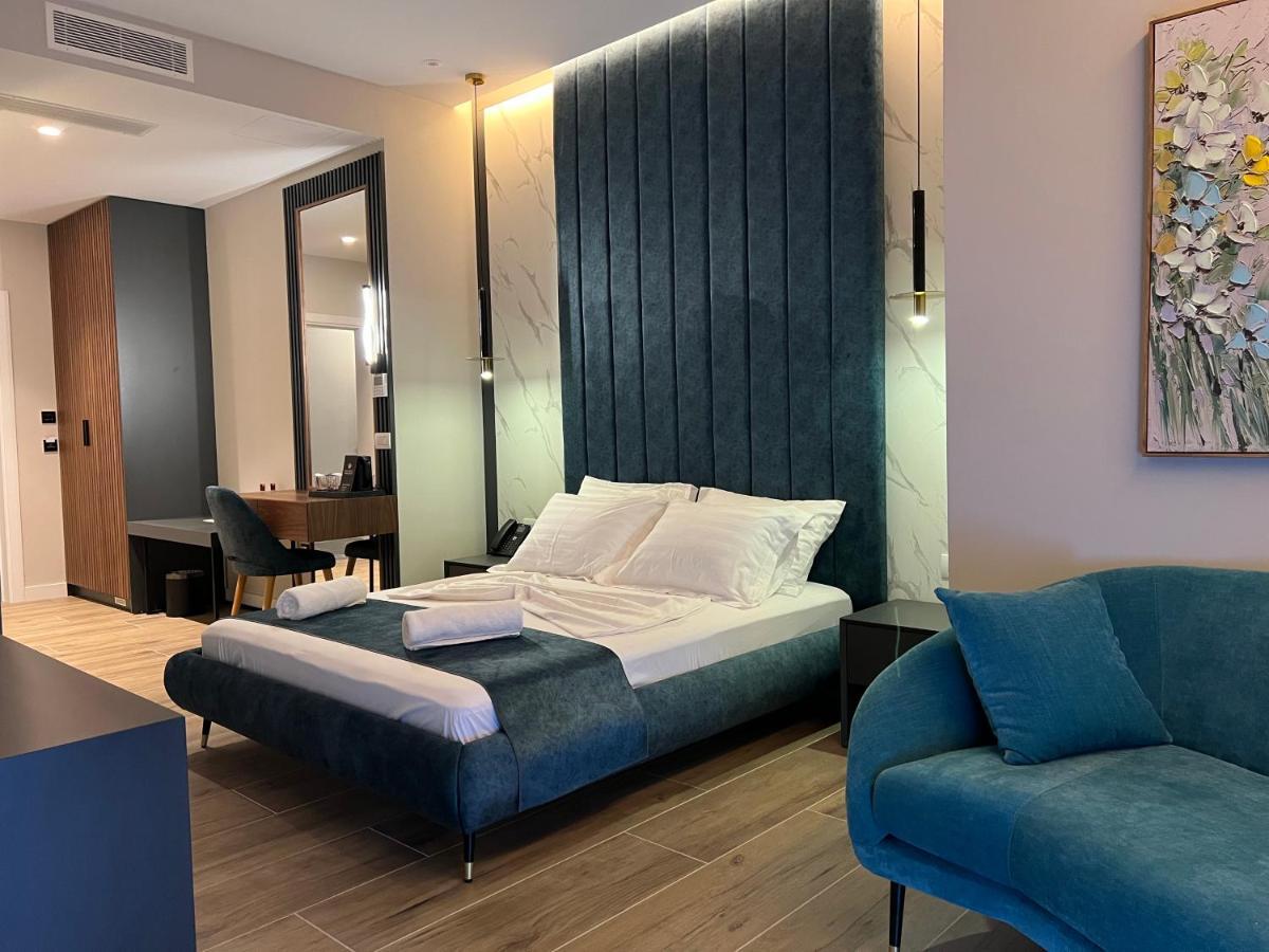 Domus & Hotel